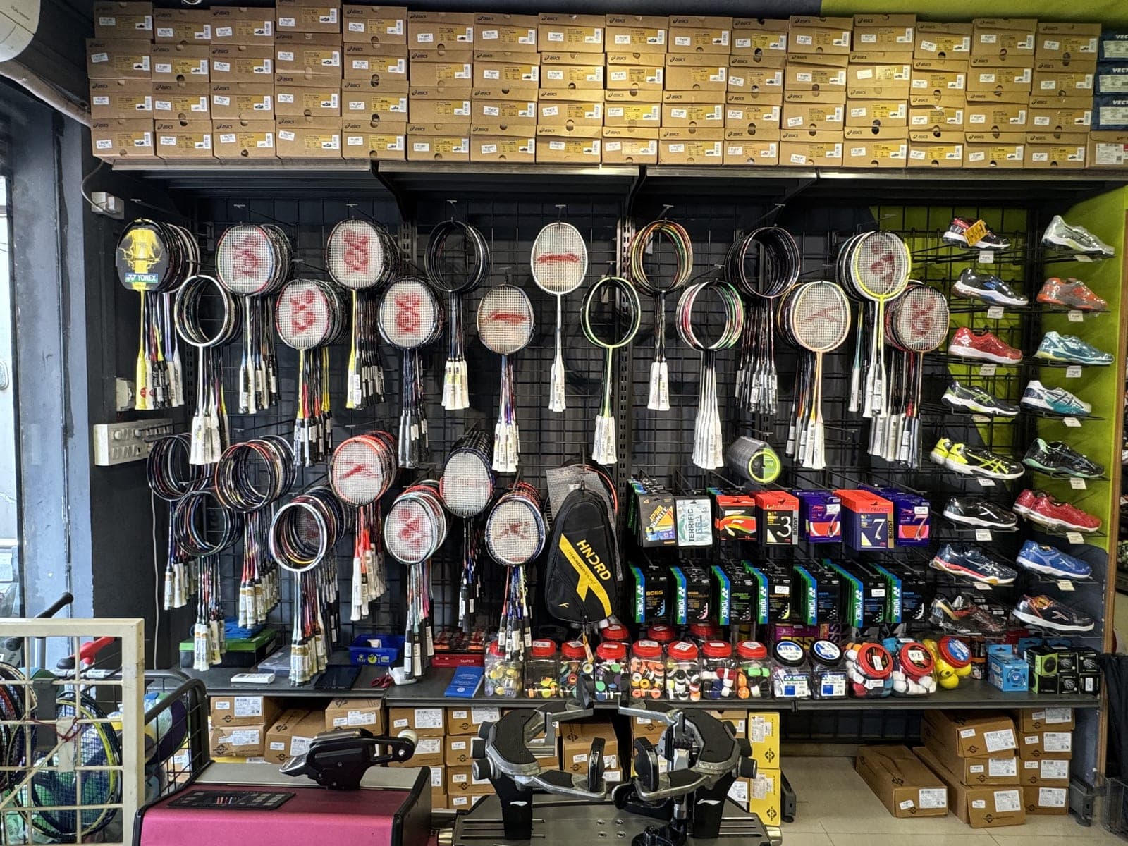 Den Sports store tour photo 3