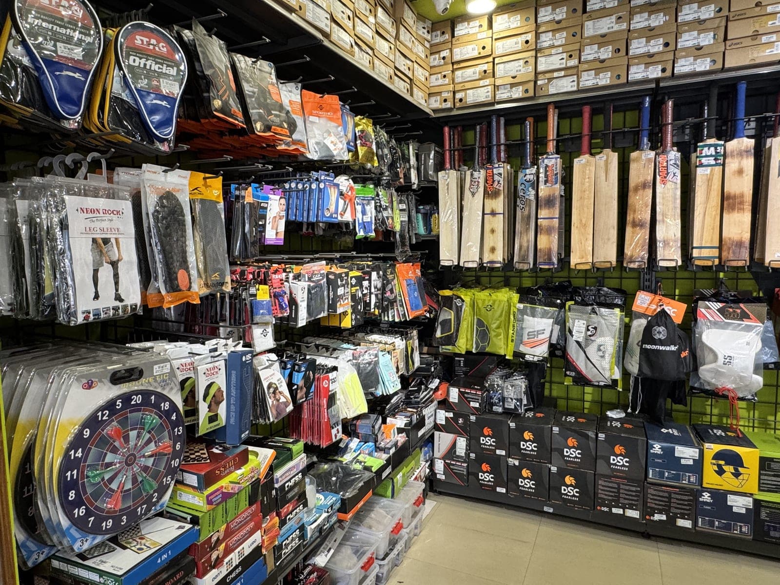 Den Sports store tour photo 4