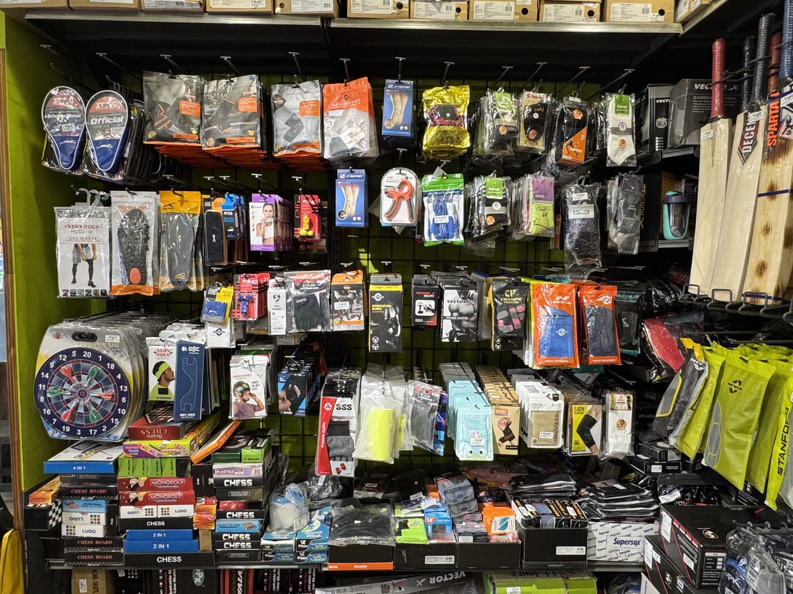 Den Sports store tour photo 5